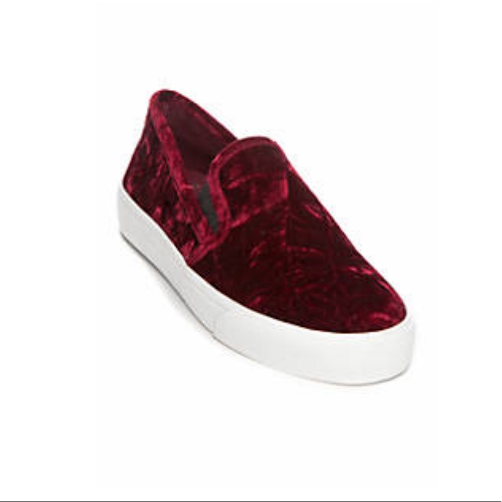 Crown & Ivy Burgundy Suzelle Slip On Flats